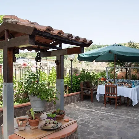 לינה וארוחת בוקר Casa Floris 4*