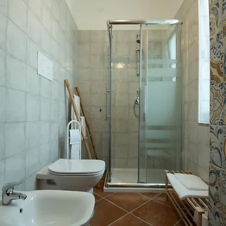 לינה וארוחת בוקר Casa Floris